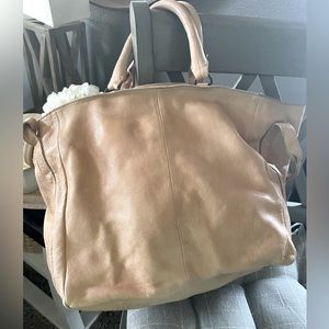Free People soft pink beige leather tote 👜